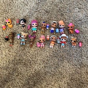 Lot of 14 LOL dolls/pets